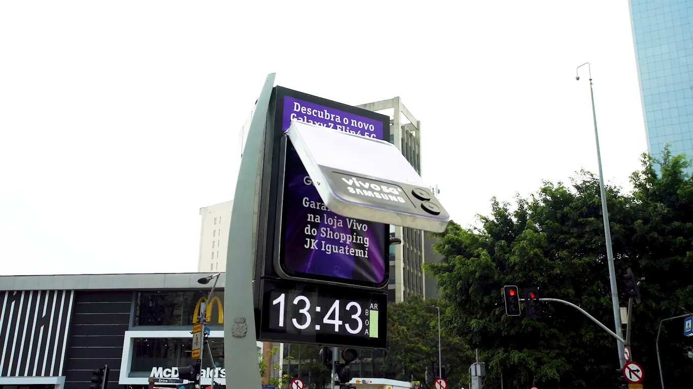 samsung z flip 4 outdoor ad