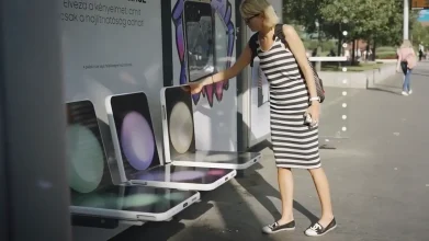 samsung z flip5 bus shelter ad